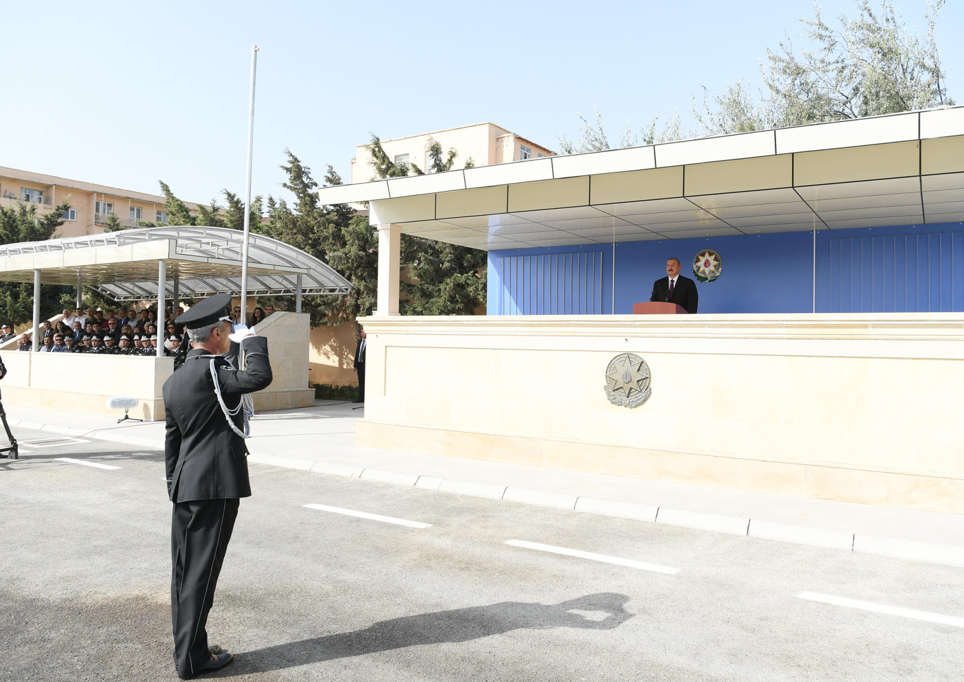 Президент Ильхам Алиев и Первая леди Мехрибан Алиева приняли участие в церемонии принятия присяги молодыми солдатами Службы государственной безопасности Азербайджана (ФОТО)
