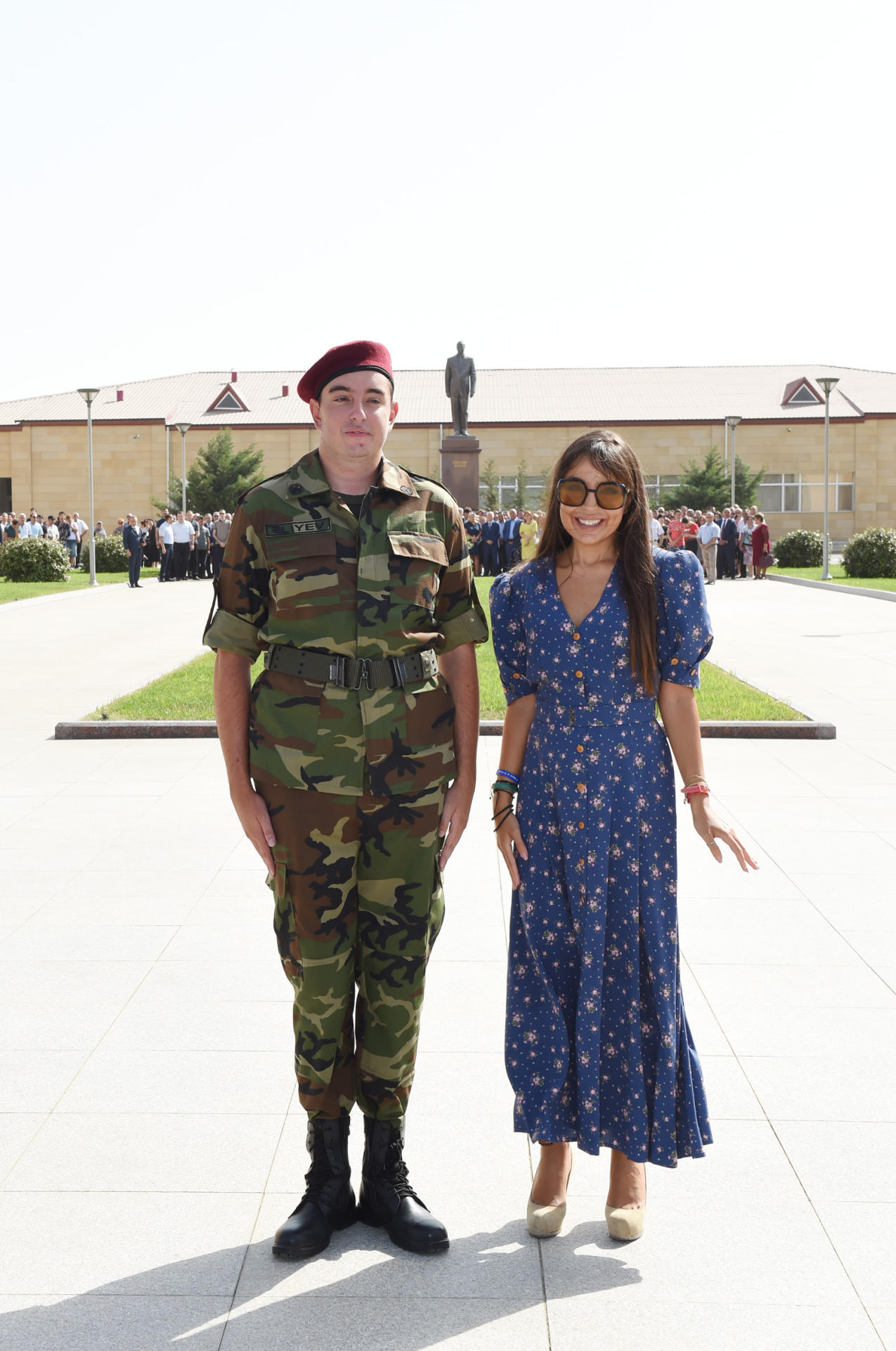 Президент Ильхам Алиев и Первая леди Мехрибан Алиева приняли участие в церемонии принятия присяги молодыми солдатами Службы государственной безопасности Азербайджана (ФОТО)