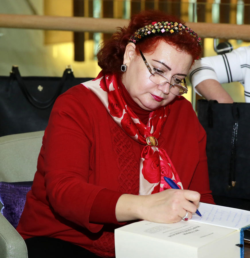 В Азербайджане учреждена общественная награда "Золотой орден имени академика Рафиги Алиевой" (ФОТО)