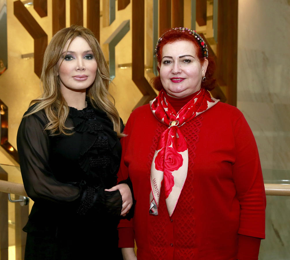 В Азербайджане учреждена общественная награда "Золотой орден имени академика Рафиги Алиевой" (ФОТО)