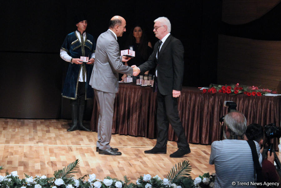 В Баку состоялась торжественная церемония награждения деятелей музыкальной культуры (ФОТО)