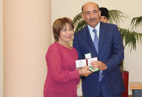 В Баку состоялась торжественная церемония награждения деятелей культуры (ФОТО)