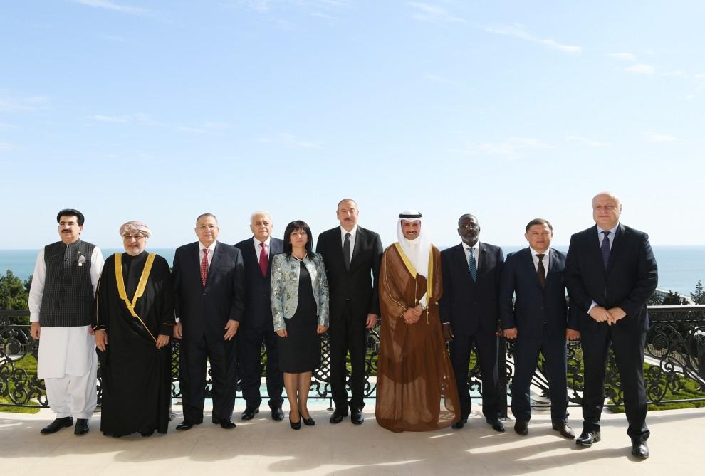 Президент Ильхам Алиев: Азербайджан осуществляет активное сотрудничество на международной арене, число друзей страны с каждым днем растет (ФОТО)