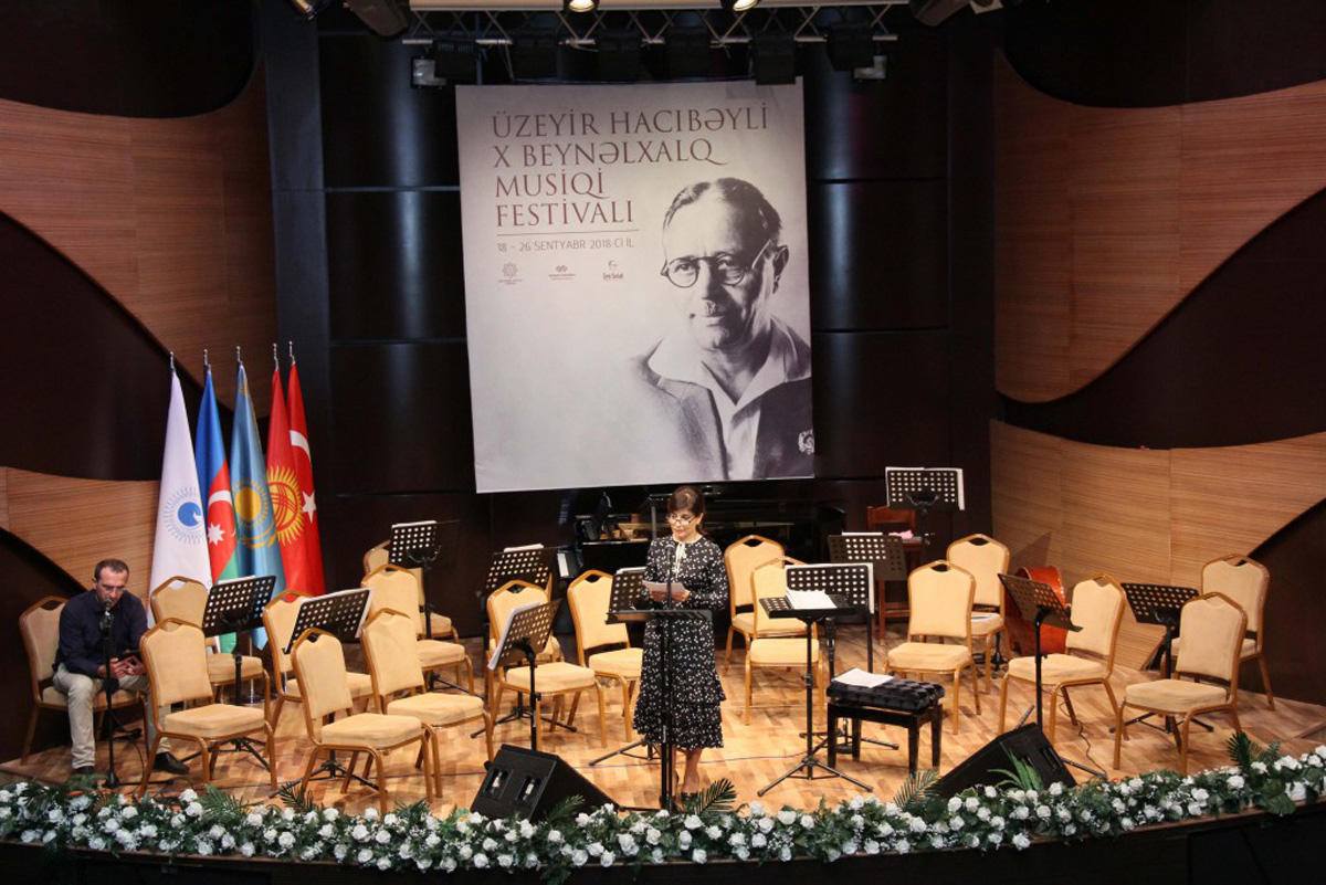 Камерный оркестр "Деде Горгуд" покорил публику в Баку (ФОТО)