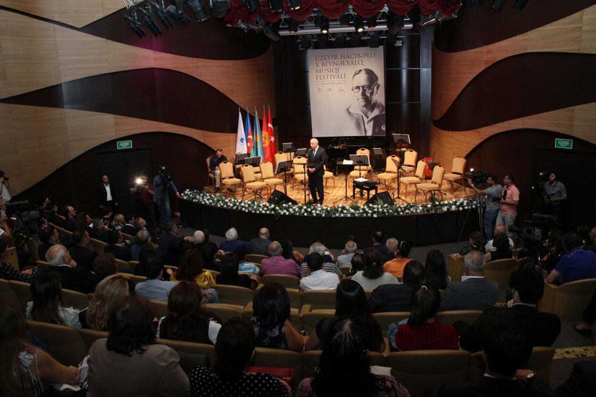 Камерный оркестр "Деде Горгуд" покорил публику в Баку (ФОТО)