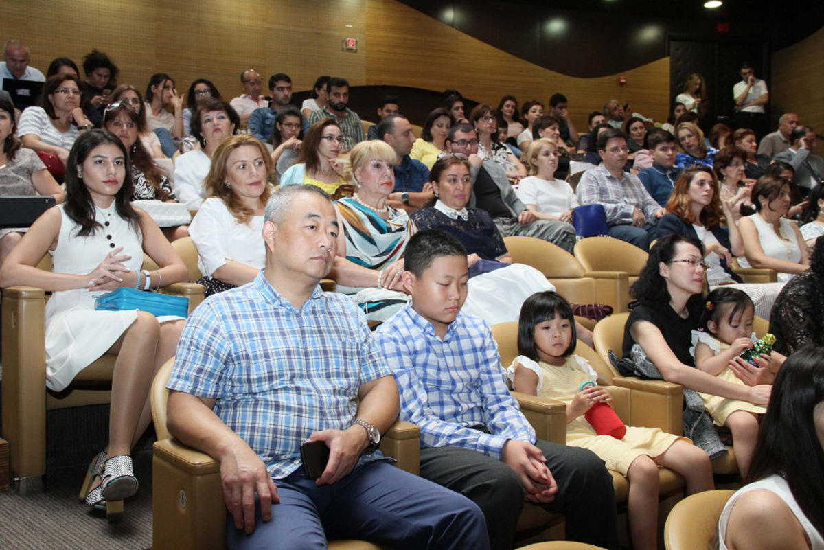 Камерный оркестр "Деде Горгуд" покорил публику в Баку (ФОТО)