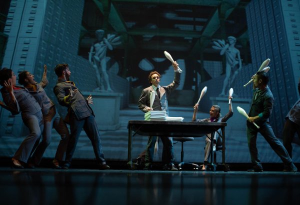 В Баку появился город-цирк! Потрясающее шоу Cirque Eloize из Канады   (ФОТО)