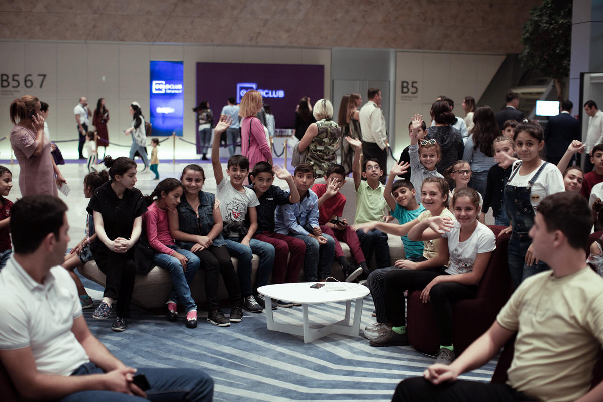 В Баку появился город-цирк! Потрясающее шоу Cirque Eloize из Канады   (ФОТО)