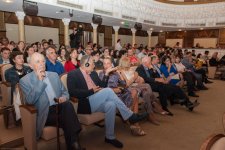 В Баку встретились 40-летние одноклассники – все завершилось овациями (ФОТО)