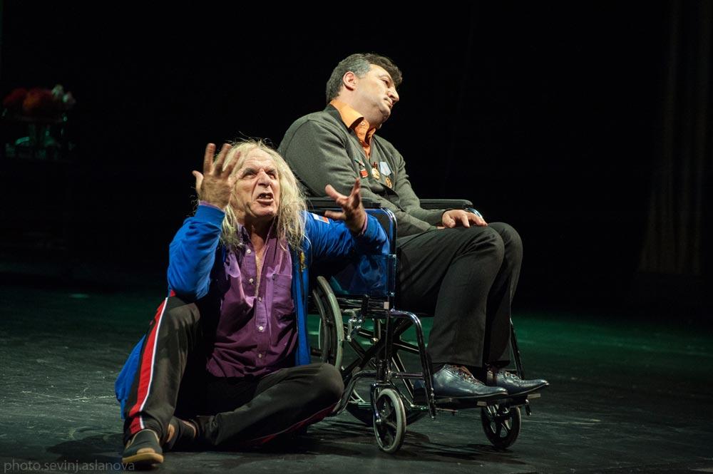 В Баку встретились 40-летние одноклассники – все завершилось овациями (ФОТО)