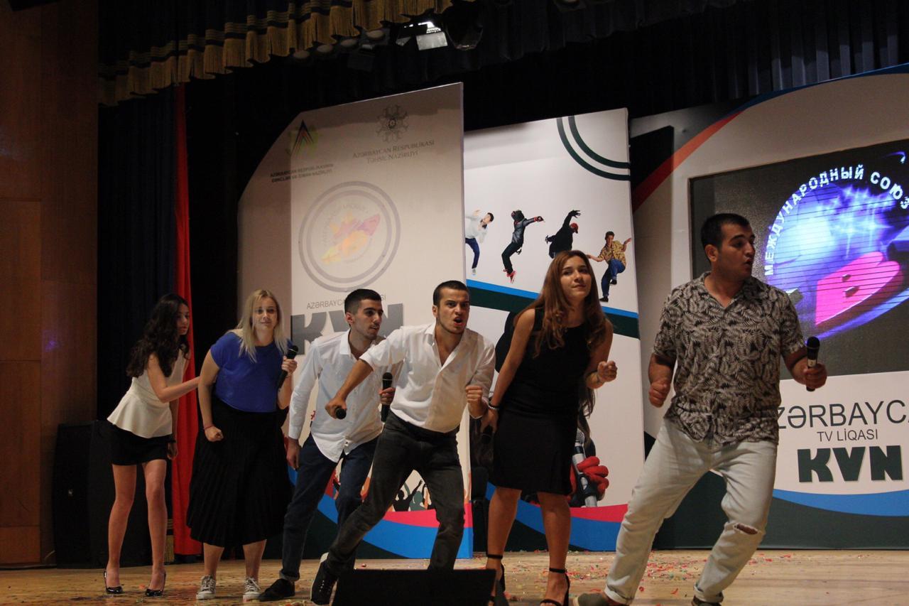 Телеведущую Айтян Сафарову выдали замуж (ФОТО)