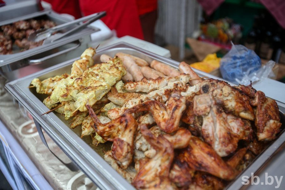 Бакинский бульвар в Минске – феерия азербайджанских блюд, танцев и музыки (ВИДЕО, ФОТО)