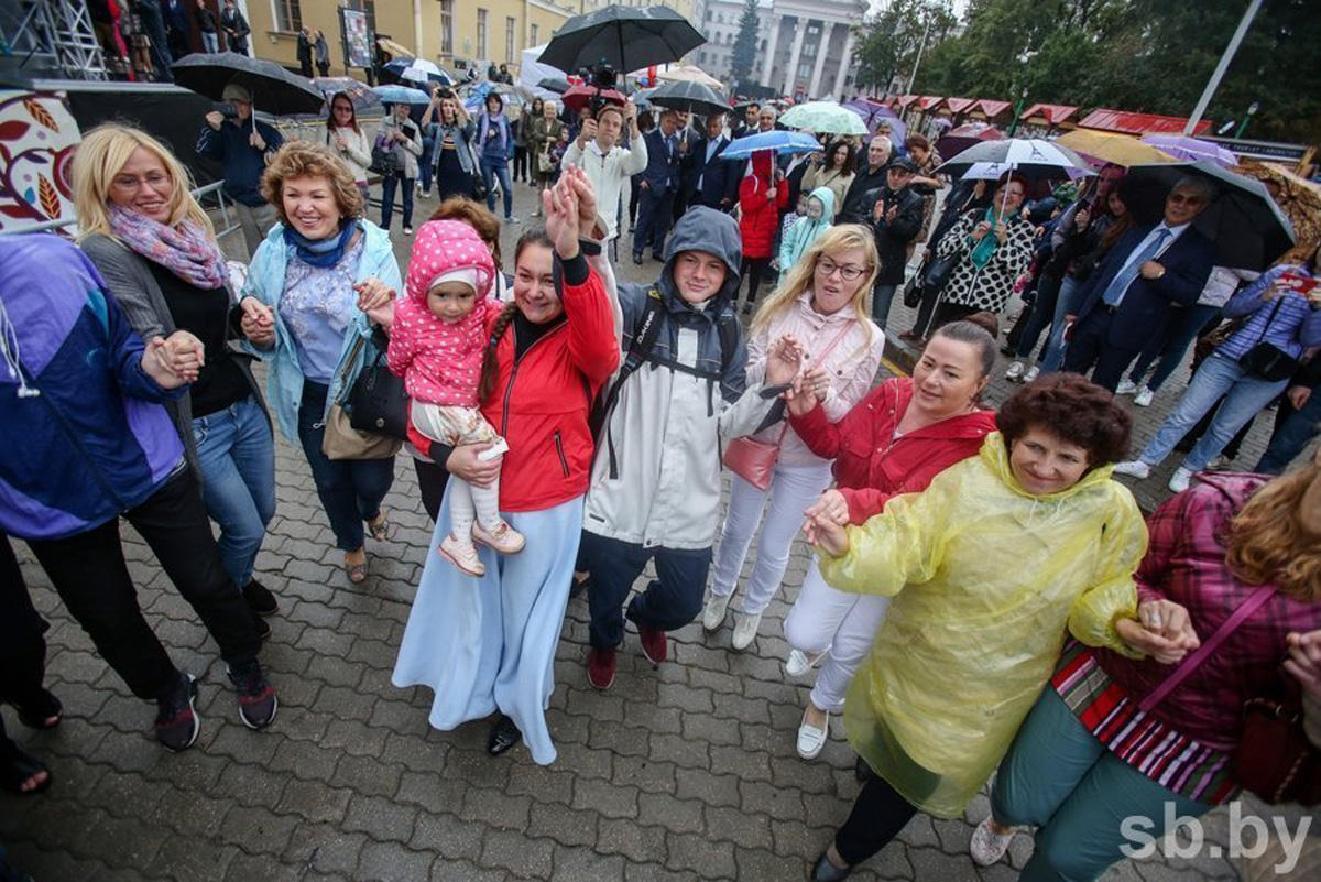 Бакинский бульвар в Минске – феерия азербайджанских блюд, танцев и музыки (ВИДЕО, ФОТО)