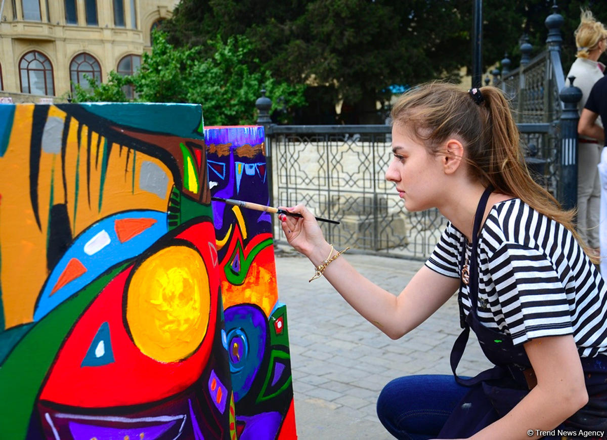 В рамках Фестиваля Насими стартовал фестиваль "Девичья башня" (ФОТО)