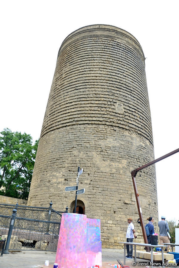 В рамках Фестиваля Насими стартовал фестиваль "Девичья башня" (ФОТО)