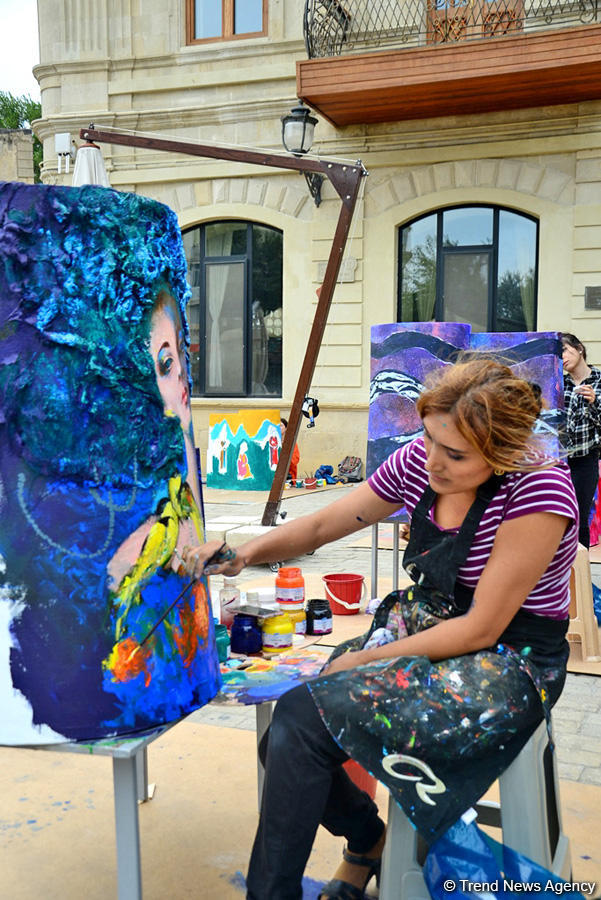 В рамках Фестиваля Насими стартовал фестиваль "Девичья башня" (ФОТО)