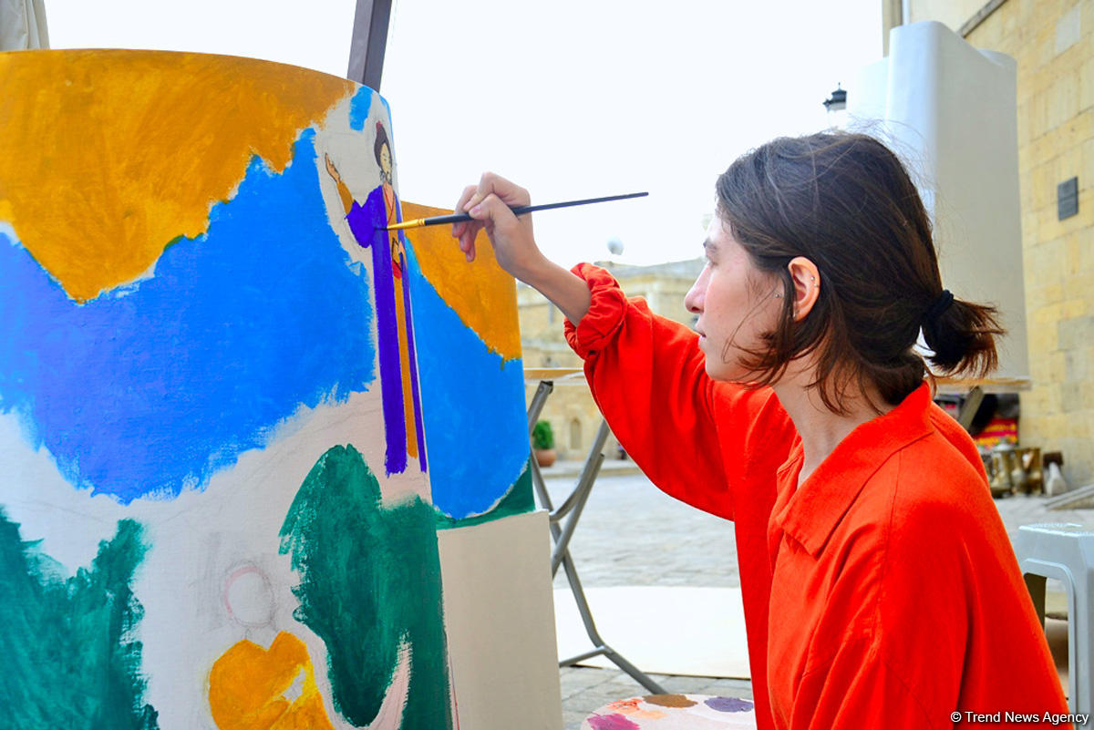 В рамках Фестиваля Насими стартовал фестиваль "Девичья башня" (ФОТО)