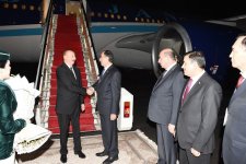 Президент Ильхам Алиев прибыл с визитом в Таджикистан (ФОТО)