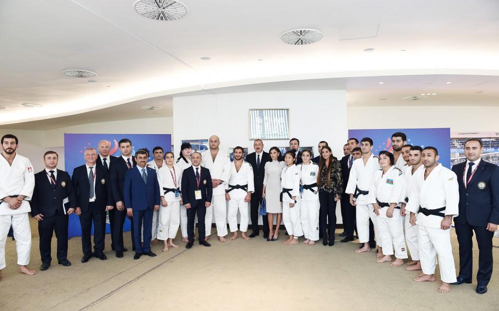 Президент и Первый вице-президент Азербайджана, президенты России и Монголии наблюдали за смешанными командными соревнованиями ЧМ по дзюдо в Баку (ФОТО)