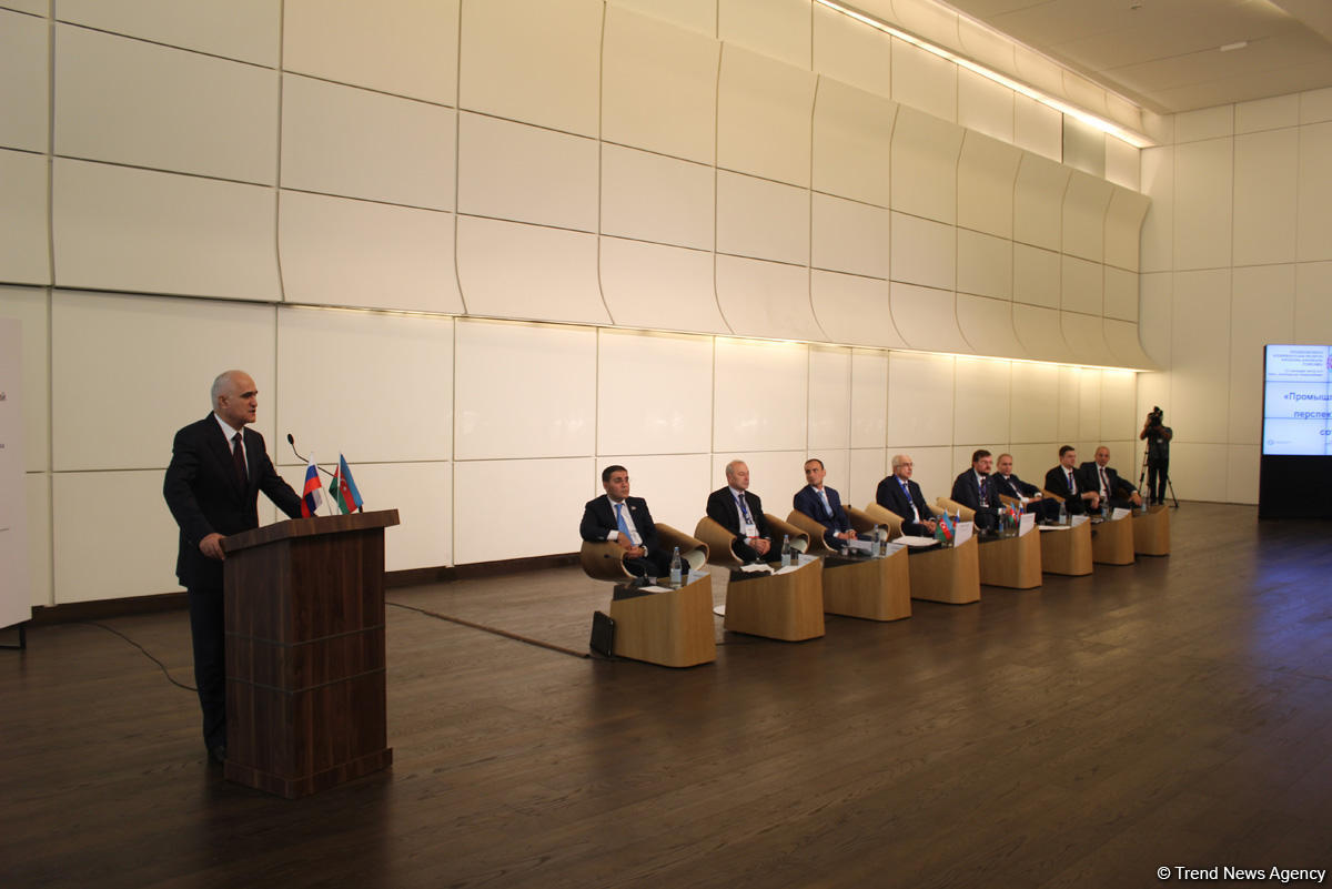 Азербайджан заинтересован в совместном с Россией производстве ж/д вагонов – министр