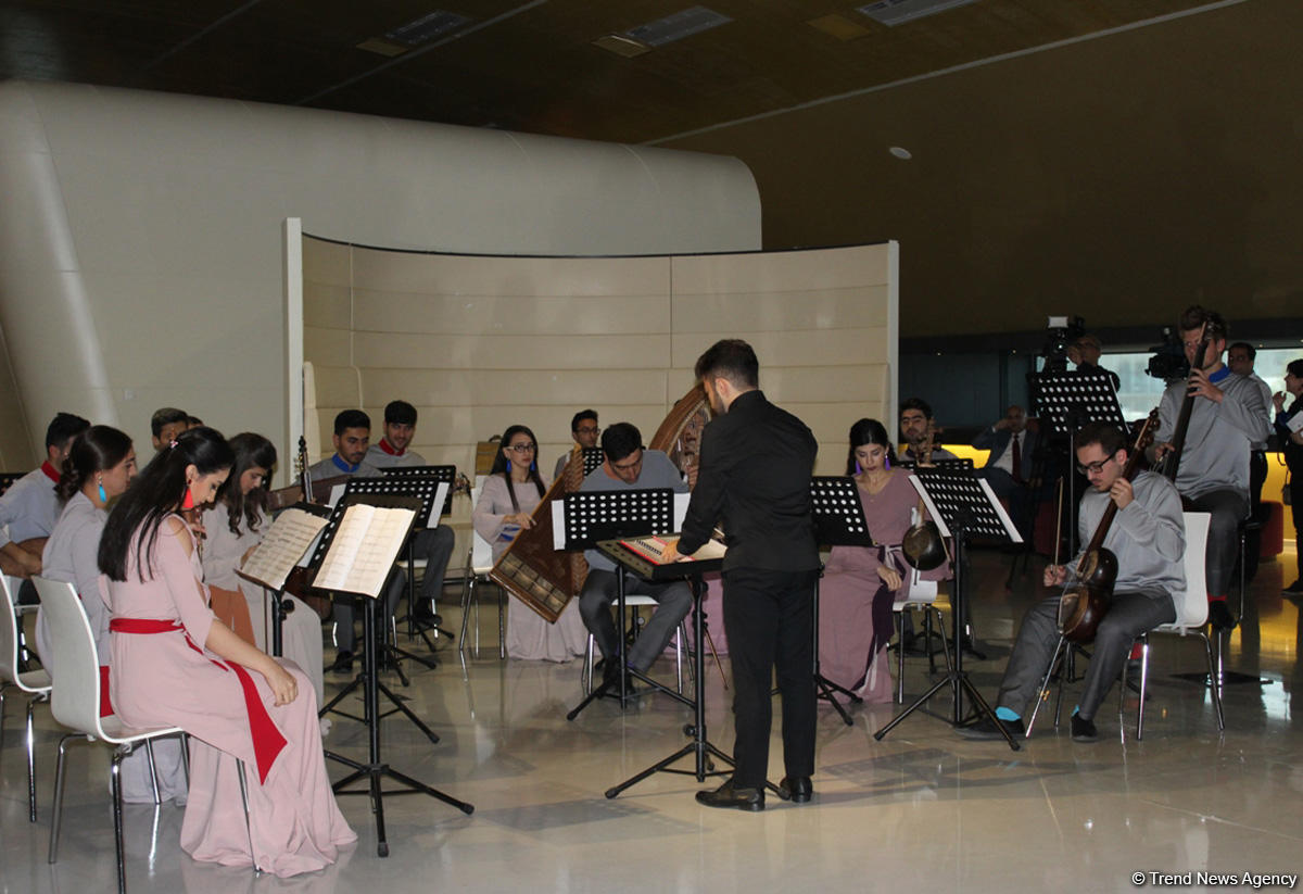 В рамках Фестиваля Насими в Азербайджанском музее ковра представлены древние ковры, возвращенные на родину (ФОТО)