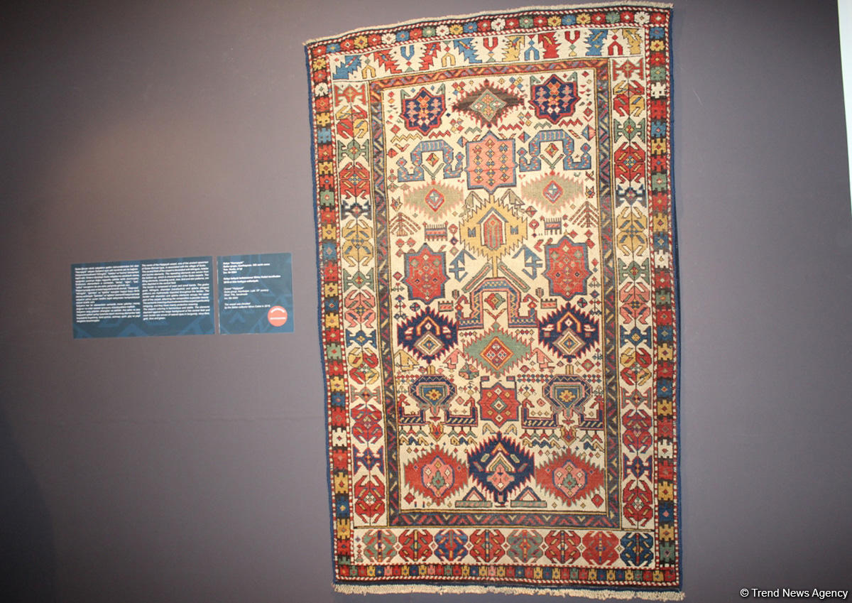 В рамках Фестиваля Насими в Азербайджанском музее ковра представлены древние ковры, возвращенные на родину (ФОТО)
