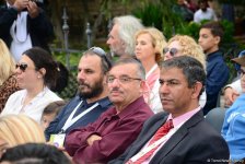 В рамках Фестиваля Насими представлен потрясающий музыкальный проект "Из семи дней" (ФОТО)