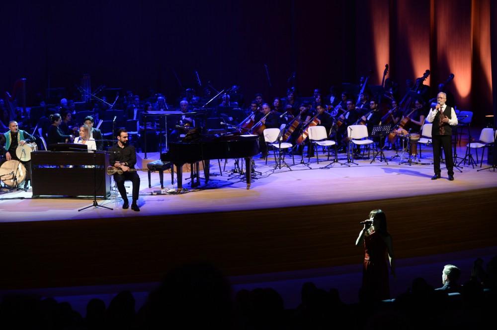 В Центре Гейдара Алиева прошел потрясающий вечер духовной музыки с участием всемирно известного Сами Юсуфа (ФОТО)