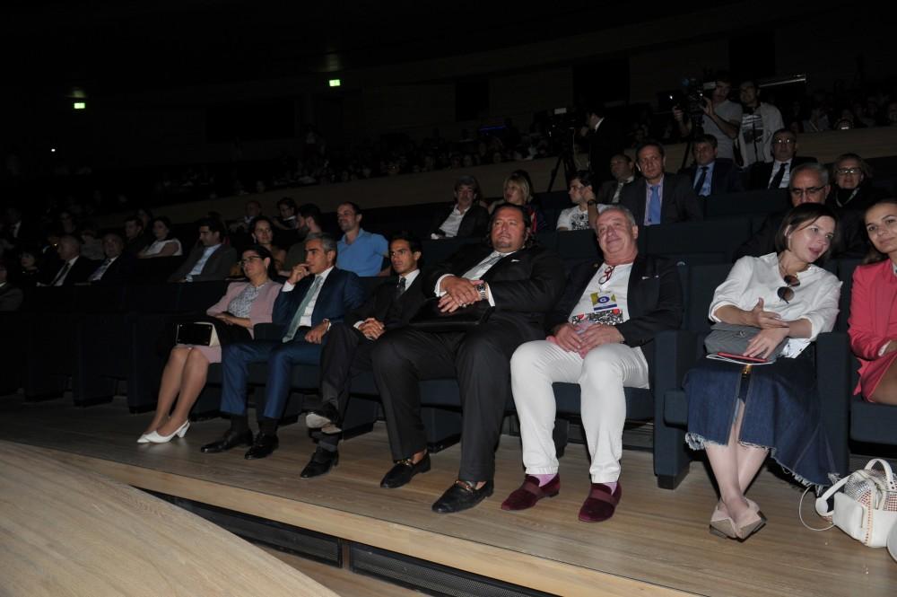 В Центре Гейдара Алиева прошел потрясающий вечер духовной музыки с участием всемирно известного Сами Юсуфа (ФОТО)