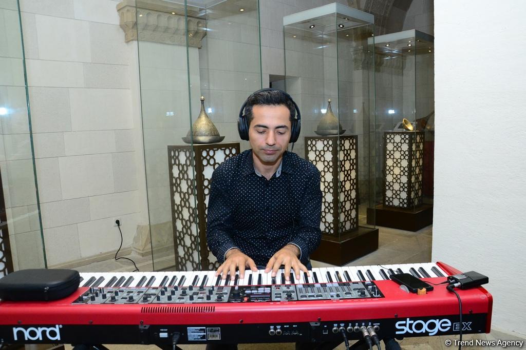 В рамках Фестиваля Насими представлен потрясающий музыкальный проект "Из семи дней" (ФОТО)