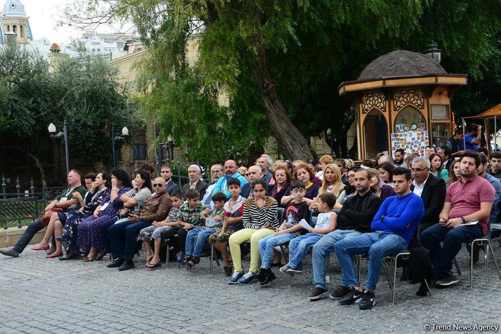 В рамках Фестиваля Насими представлен потрясающий музыкальный проект "Из семи дней" (ФОТО)