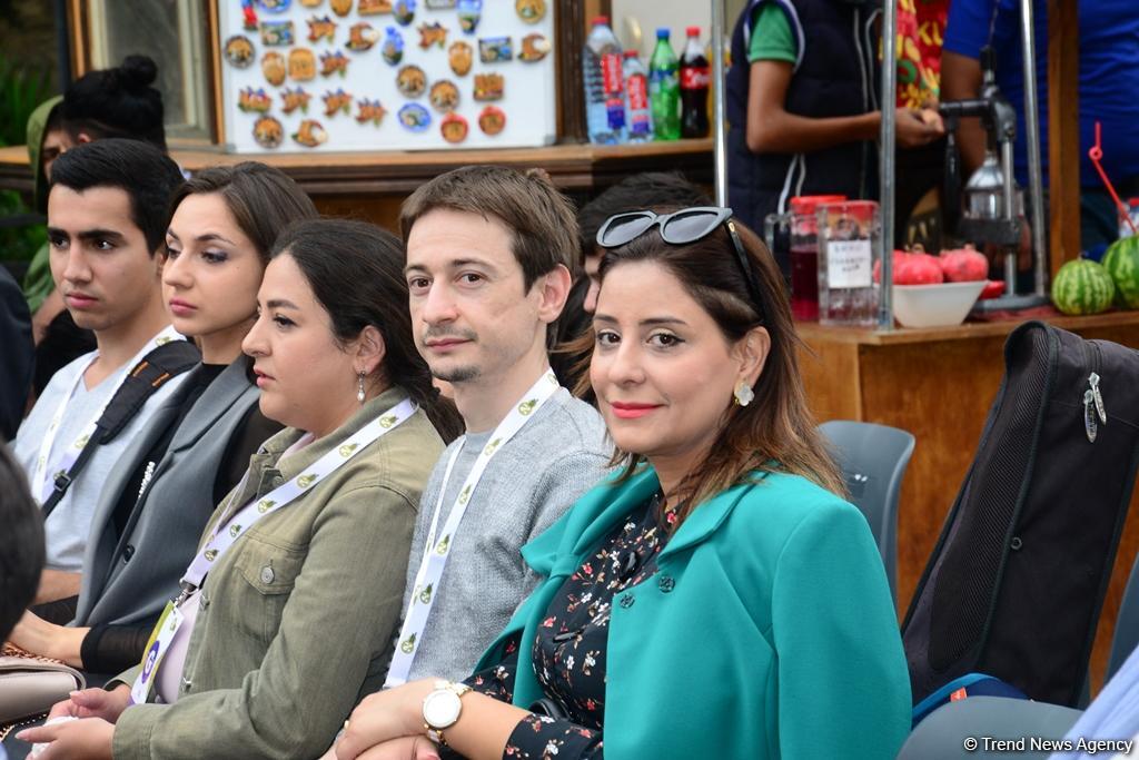 В рамках Фестиваля Насими представлен потрясающий музыкальный проект "Из семи дней" (ФОТО)