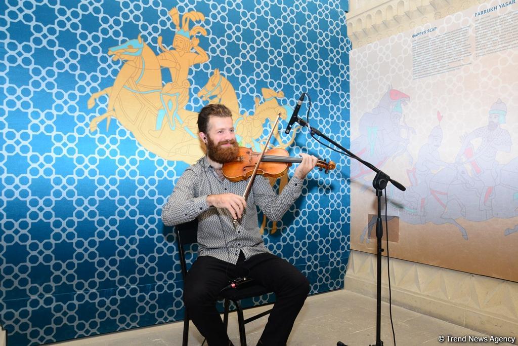 В рамках Фестиваля Насими представлен потрясающий музыкальный проект "Из семи дней" (ФОТО)