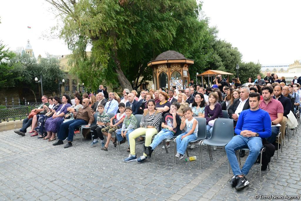 В рамках Фестиваля Насими представлен потрясающий музыкальный проект "Из семи дней" (ФОТО)