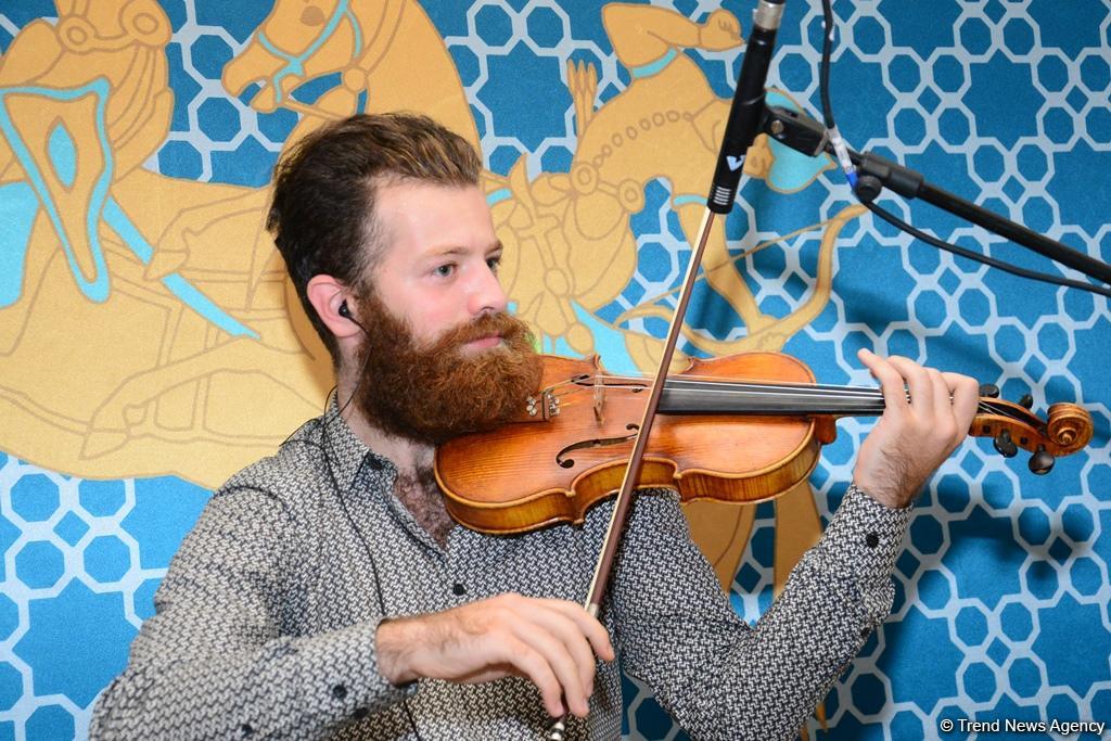 В рамках Фестиваля Насими представлен потрясающий музыкальный проект "Из семи дней" (ФОТО)