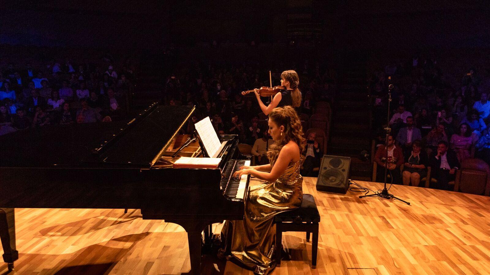 Захра Бадалбейли создает свою судьбу: Полные энергии чакры и бесконечное вдохновение (ВИДЕО, ФОТО)