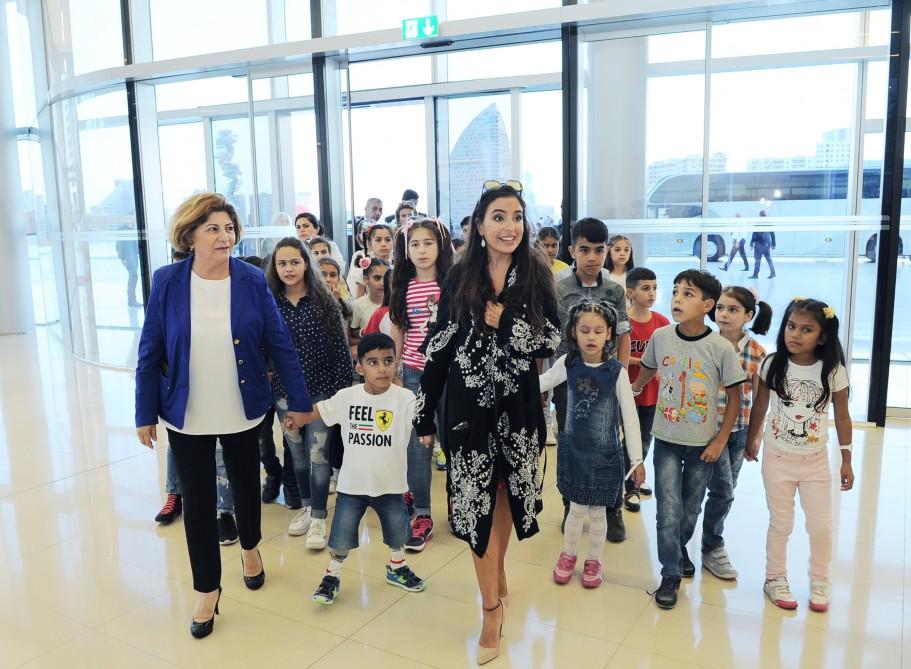 Вице-президент Фонда Гейдара Алиева Лейла Алиева приняла участие в мероприятии, посвященном Всемирному дню защиты животных (ФОТО)