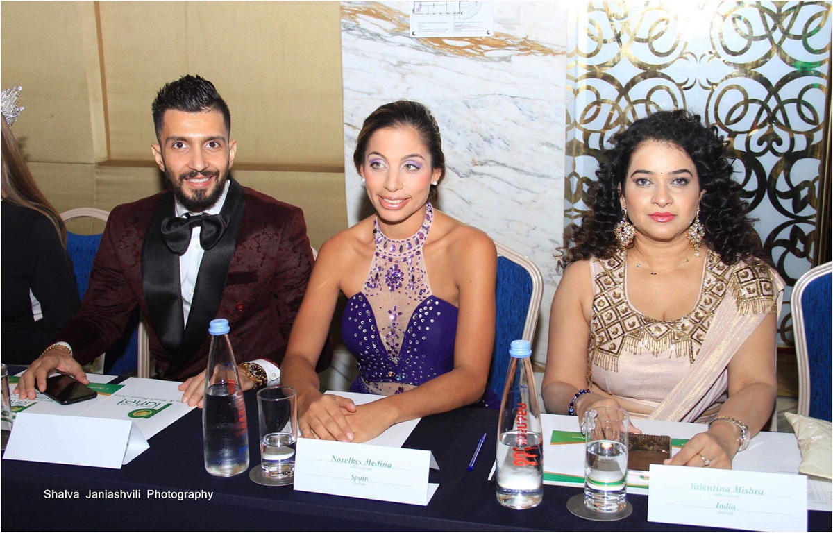 18-летний азербайджанец  признан самым красивым в мире (ФОТО)