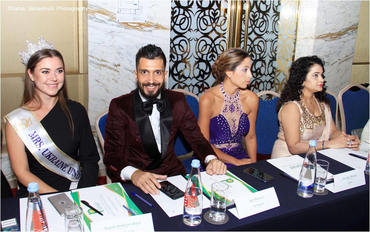 18-летний азербайджанец  признан самым красивым в мире (ФОТО)