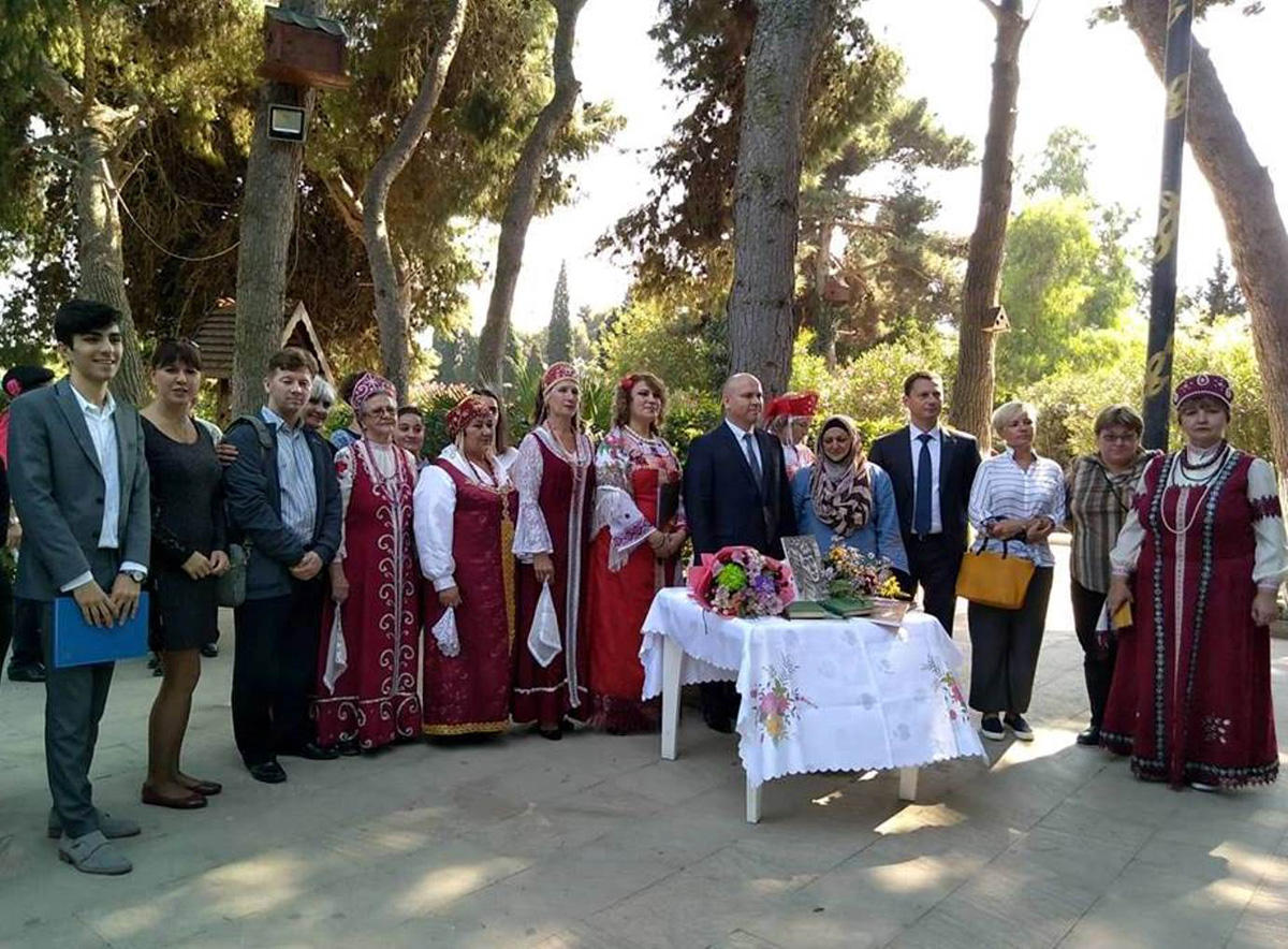 В Азербайджане отметили день рождения Сергея Есенина (ФОТО)