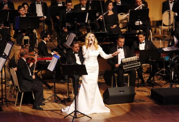 Ностальгические осенние ритмы Рауфа Гаджиева в вечернем Баку (ФОТО/ВИДЕО)