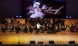 Ностальгические осенние ритмы Рауфа Гаджиева в вечернем Баку (ФОТО/ВИДЕО)