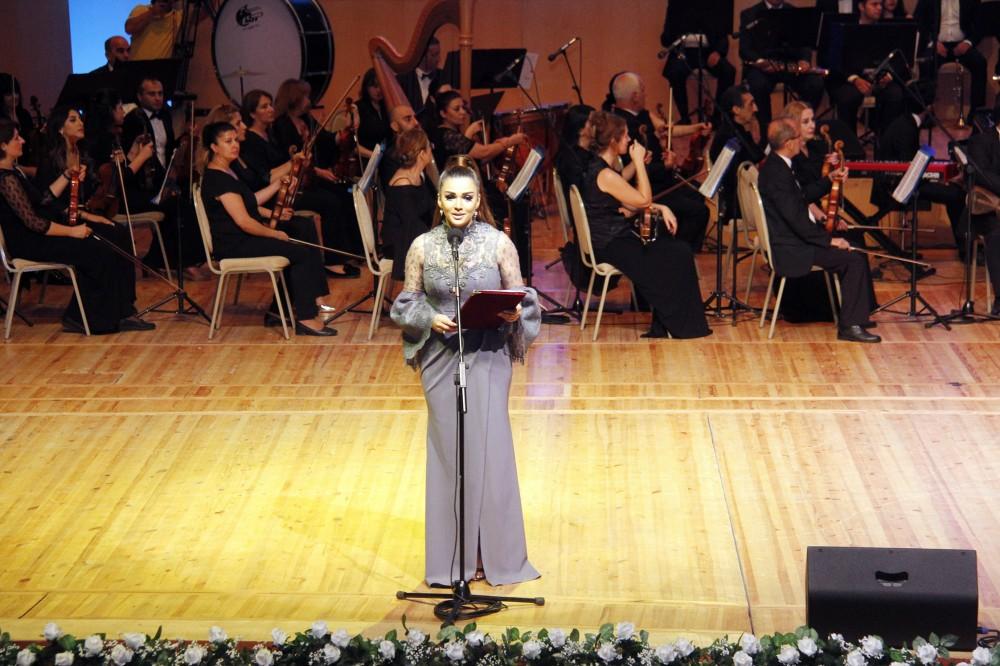 Ностальгические осенние ритмы Рауфа Гаджиева в вечернем Баку (ФОТО/ВИДЕО)