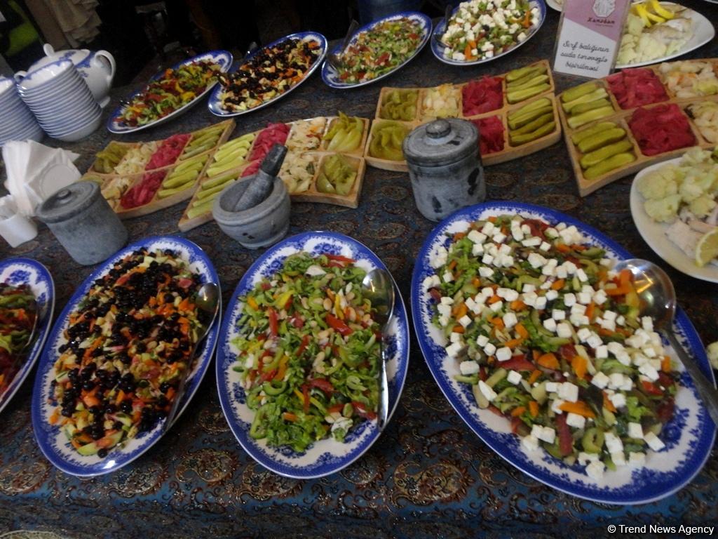 Очень вкусно! В Баку представлены уникальные блюда Иреванской кухни (ФОТО)