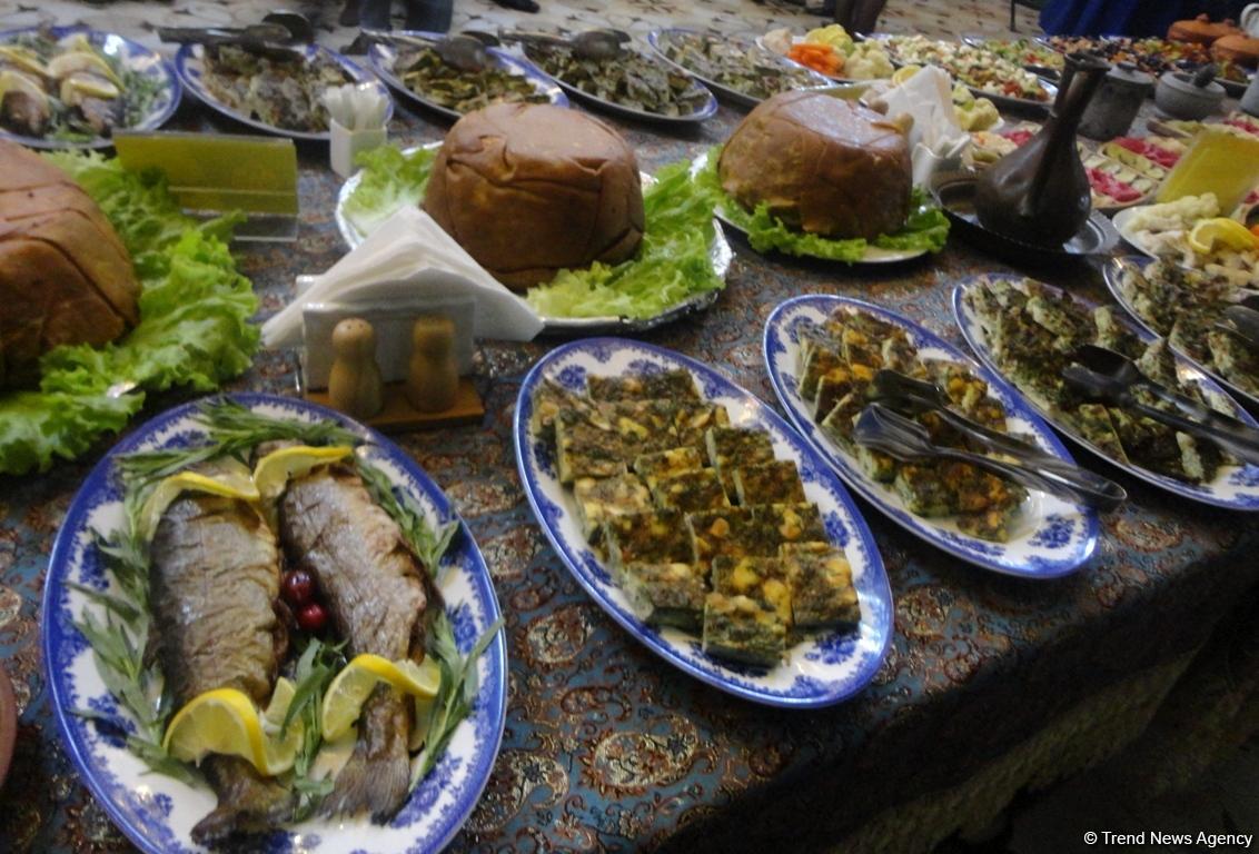 Очень вкусно! В Баку представлены уникальные блюда Иреванской кухни (ФОТО)