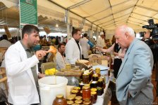 В Баку проходит очередная ярмарка меда (ФОТОРЕПОРТАЖ)