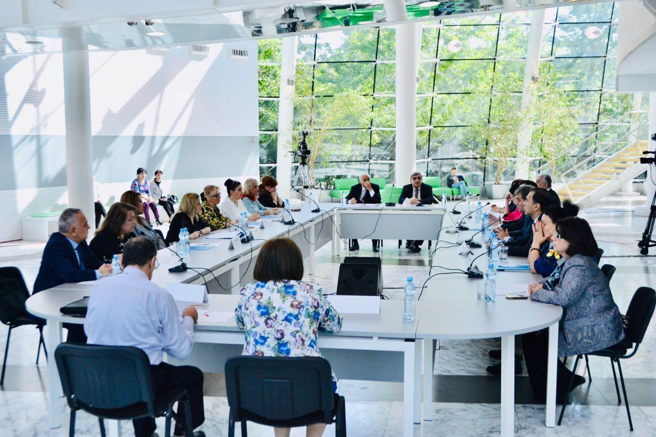 Азербайджанские народные песни в различных интерпретациях (ФОТО)