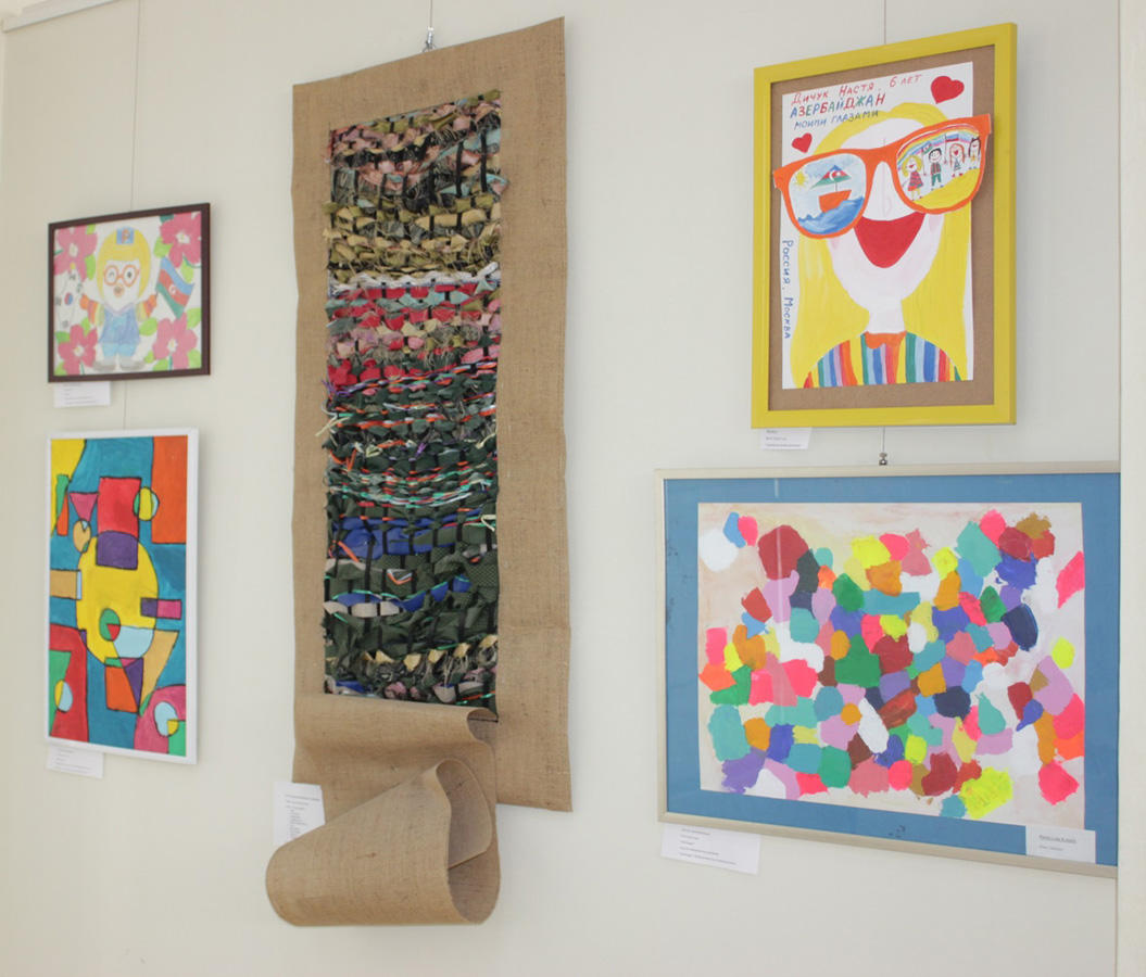 Чистые цвета в Баку (ФОТО)