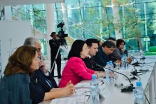 Азербайджанские народные песни в различных интерпретациях (ФОТО)