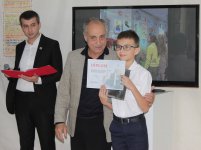 Чистые цвета в Баку (ФОТО)